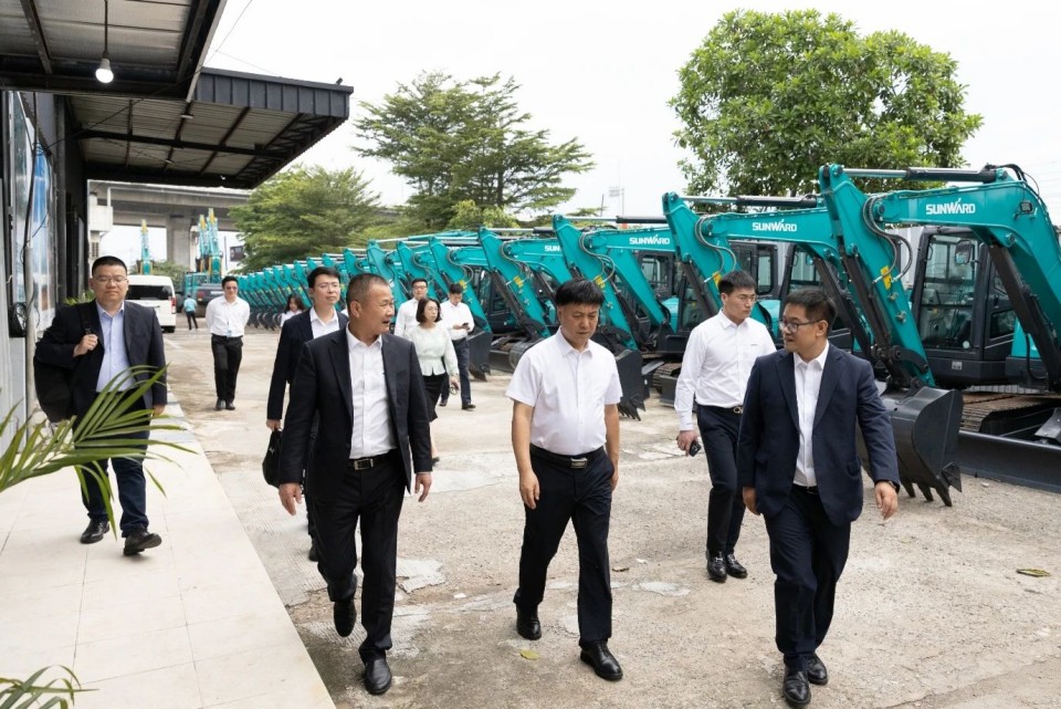 广州工控集团党委书记、、、董事长景广军率队考察鸿运国际智能印尼子公司