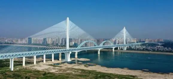 再战“天下级工程”！！鸿运国际智能旋挖钻机助力宜昌长江公铁大桥建设