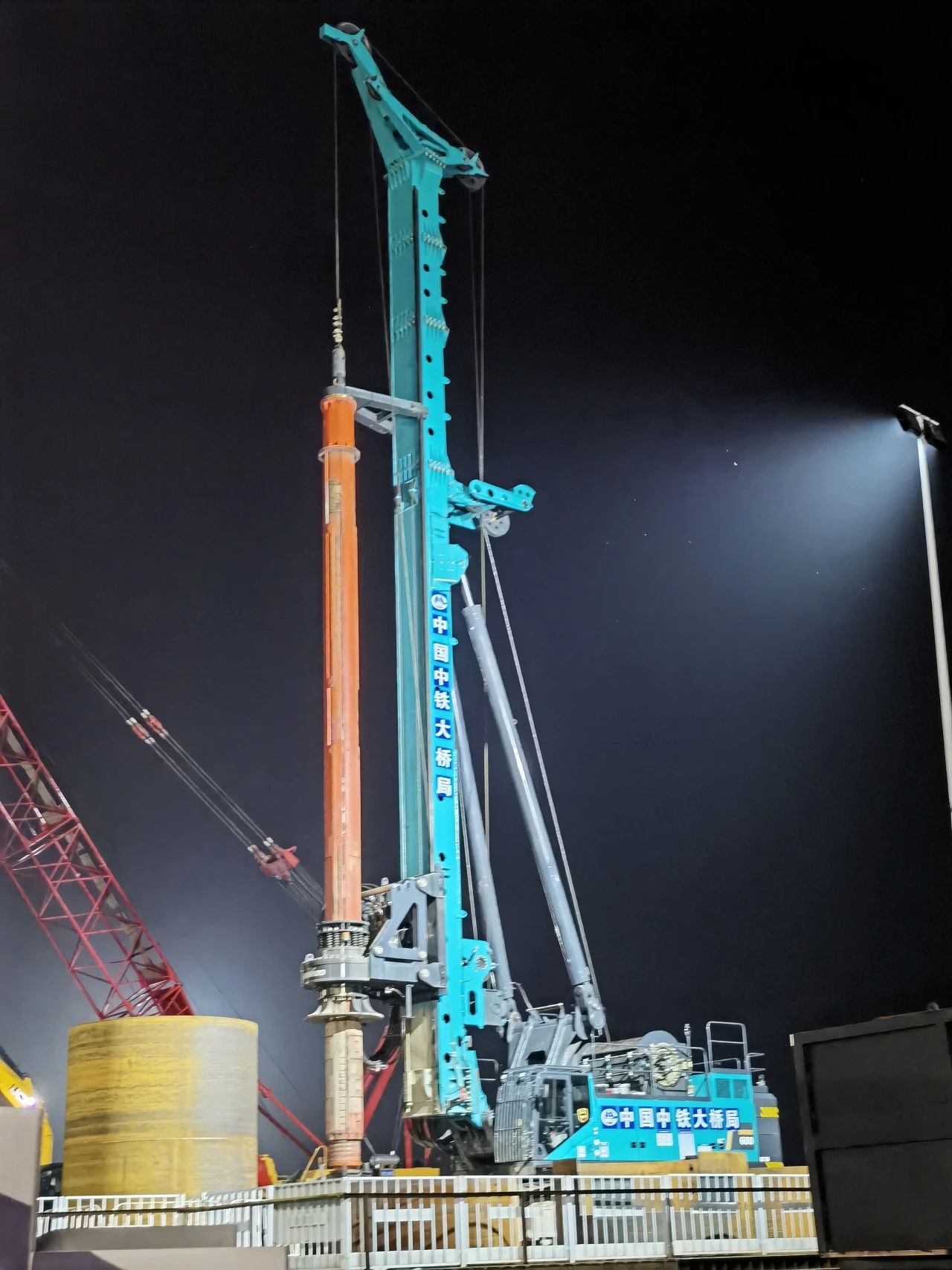 再战“天下级工程”！！鸿运国际智能旋挖钻机助力宜昌长江公铁大桥建设