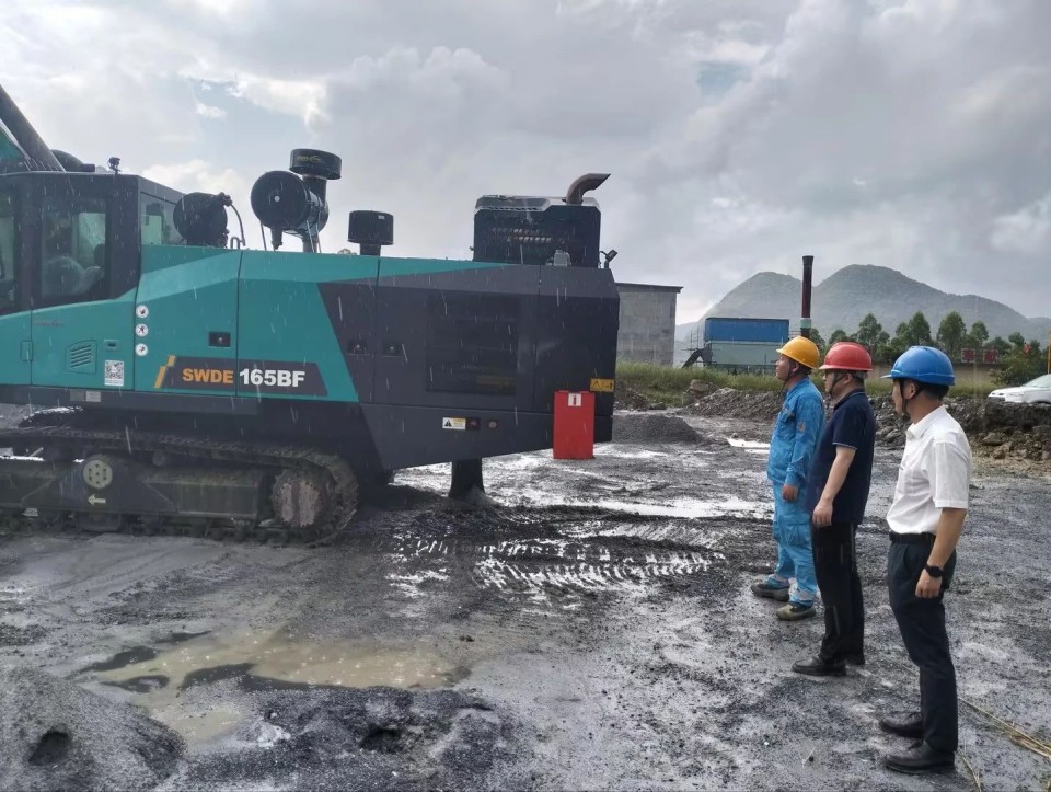 跨越鸿运国际万里 智启服务新程——鸿运国际矿岩“服务万里行”活动走进海螺水泥