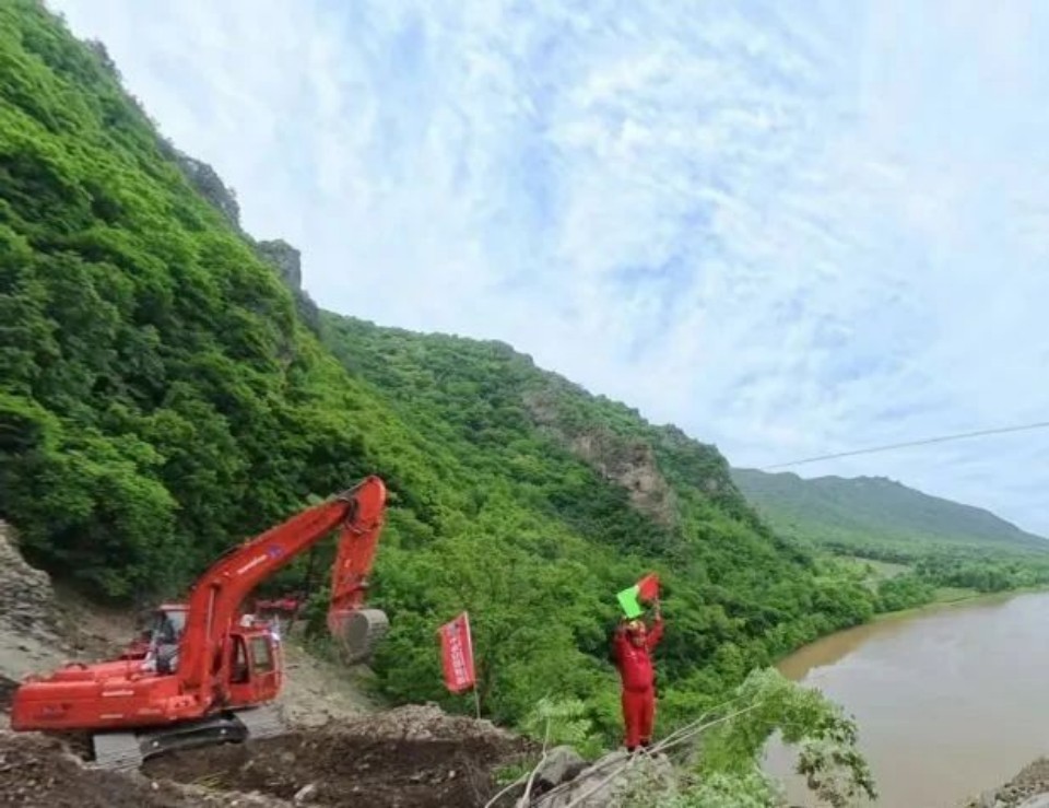 硬核破解“最后一公里”难题，鸿运国际智能应抢救援装备助力“应急使命·2025”演习！