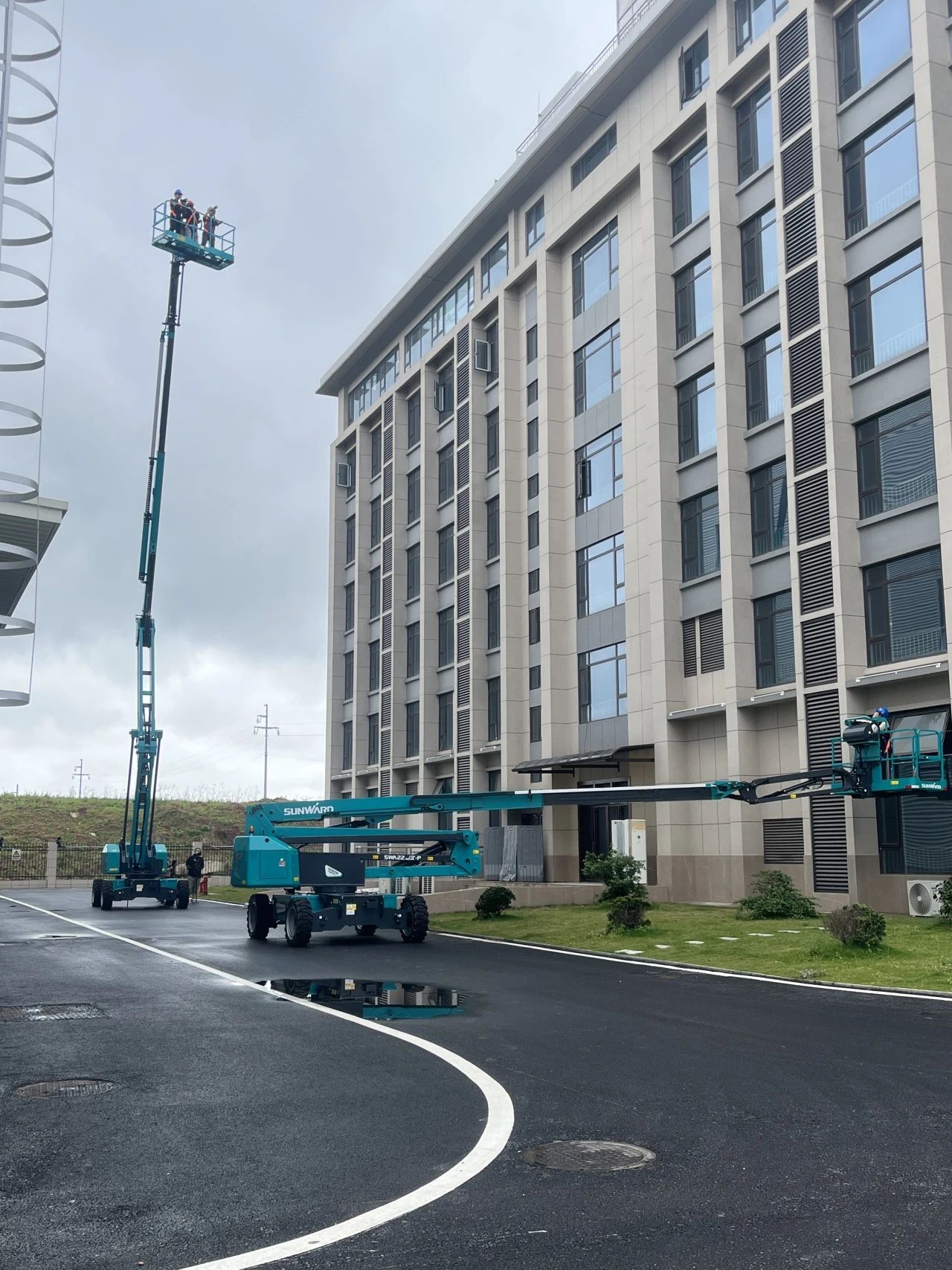 鸿运国际智能高空机械亮相《最先推理吧3》，，，与明星共赴