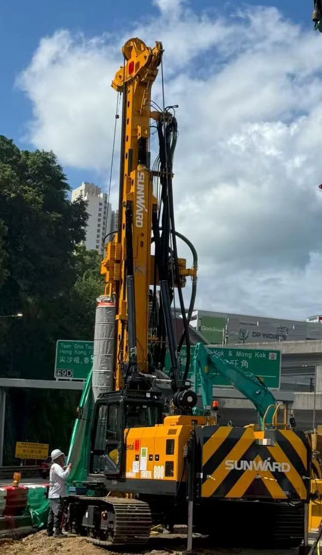 硬核首秀！！！鸿运国际智能SWDTH800大直径潜孔锤钻机进击香港市场