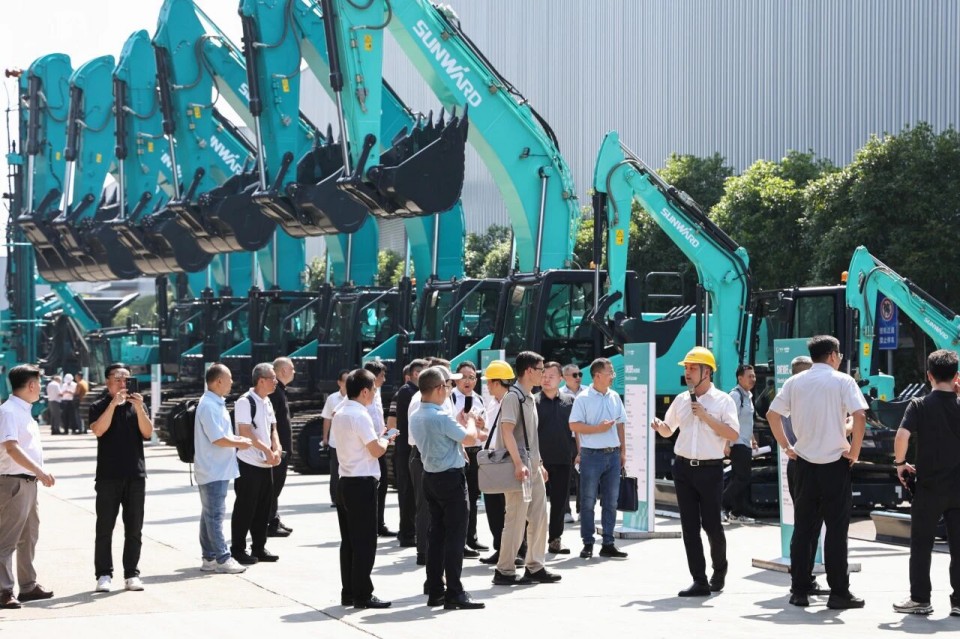 斜井开挖钻护一体化妆备乐成下线，实现地下工程装备重大突破