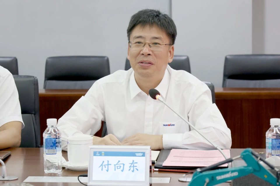 中国煤炭地质总局局长马刚到访鸿运国际智能，同谋绿色智能矿山装备生长新路径