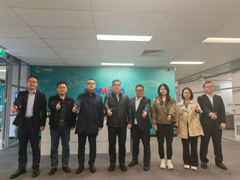 广州工控集团总司理王福铸率队考察鸿运国际智能澳大利亚子公司