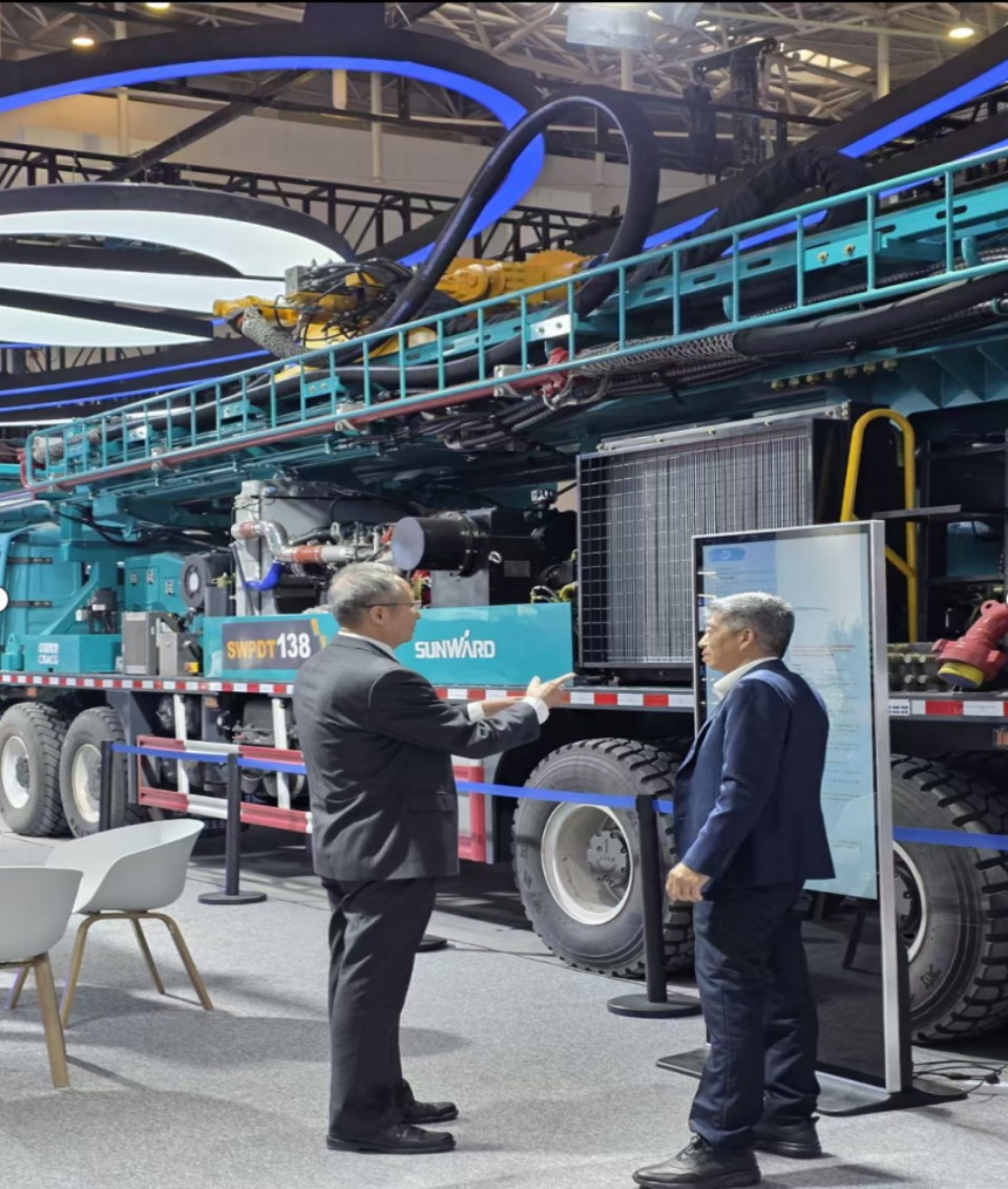 鸿运国际智能携手“战略相助同伴”中国煤炭地质总局精彩亮相2025中国国际矿业大会