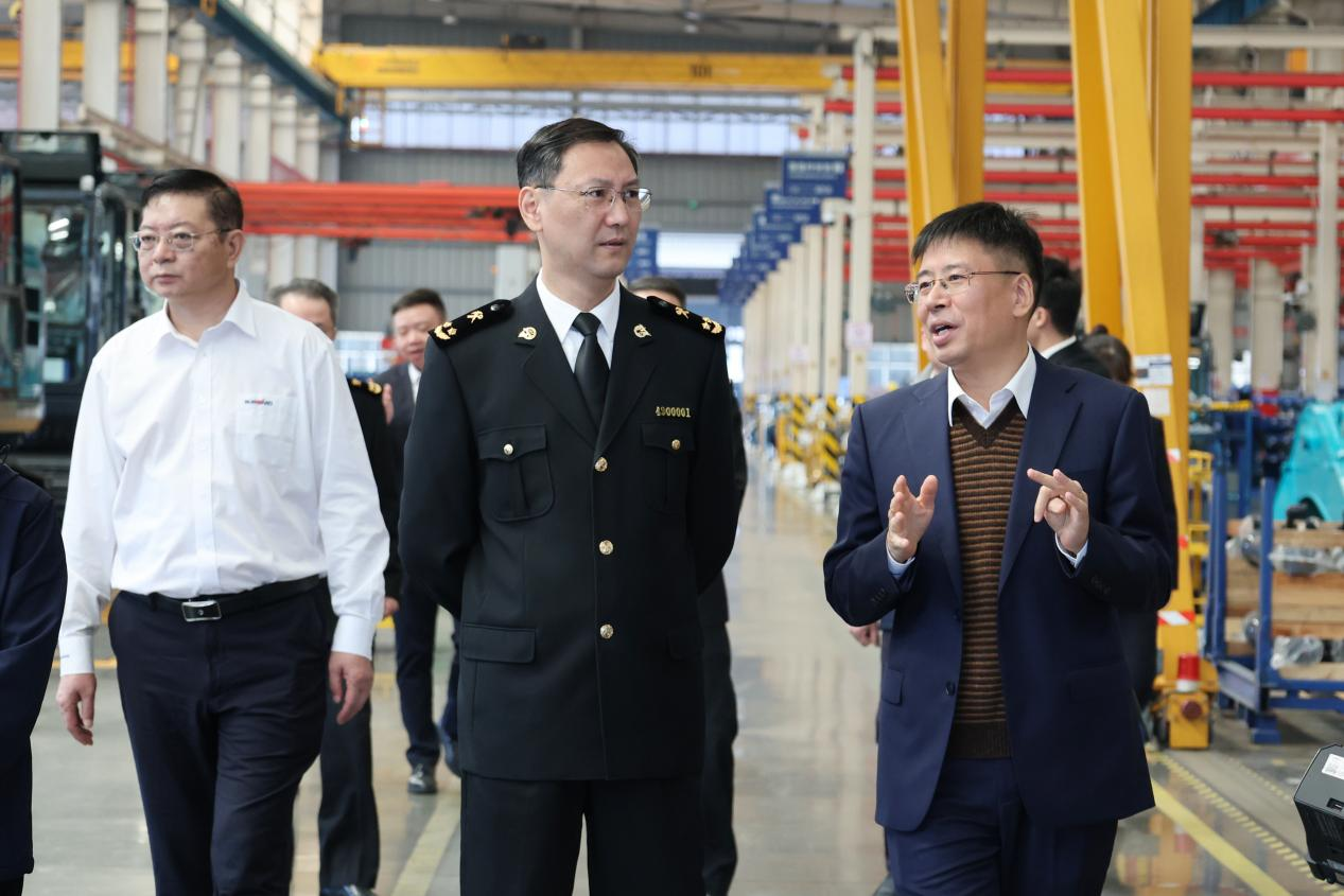 长沙海关关长、、党委书记顾炯调研鸿运国际智能