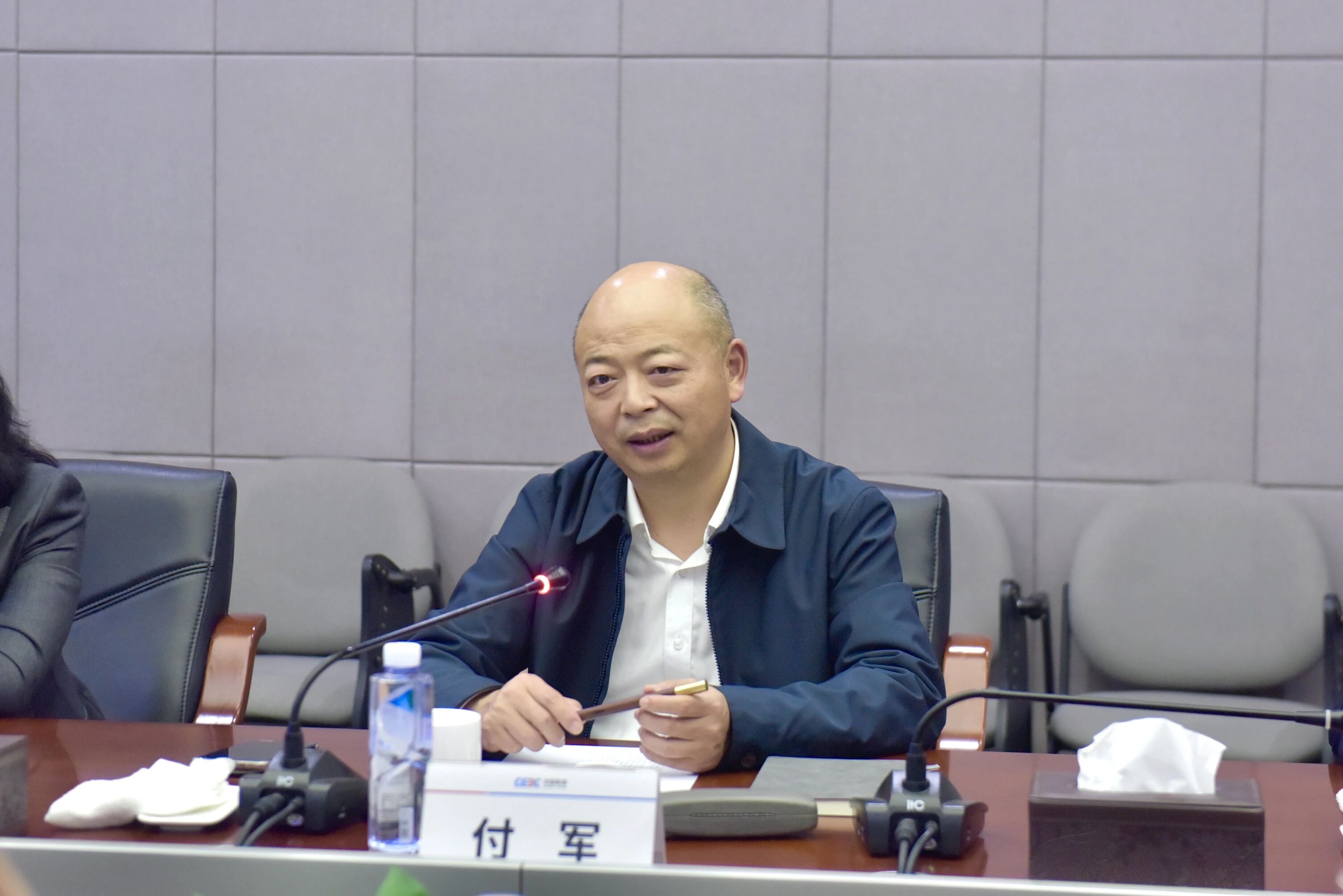 鸿运国际智能与易普力开展座谈交流，，谱写互利共赢新篇章