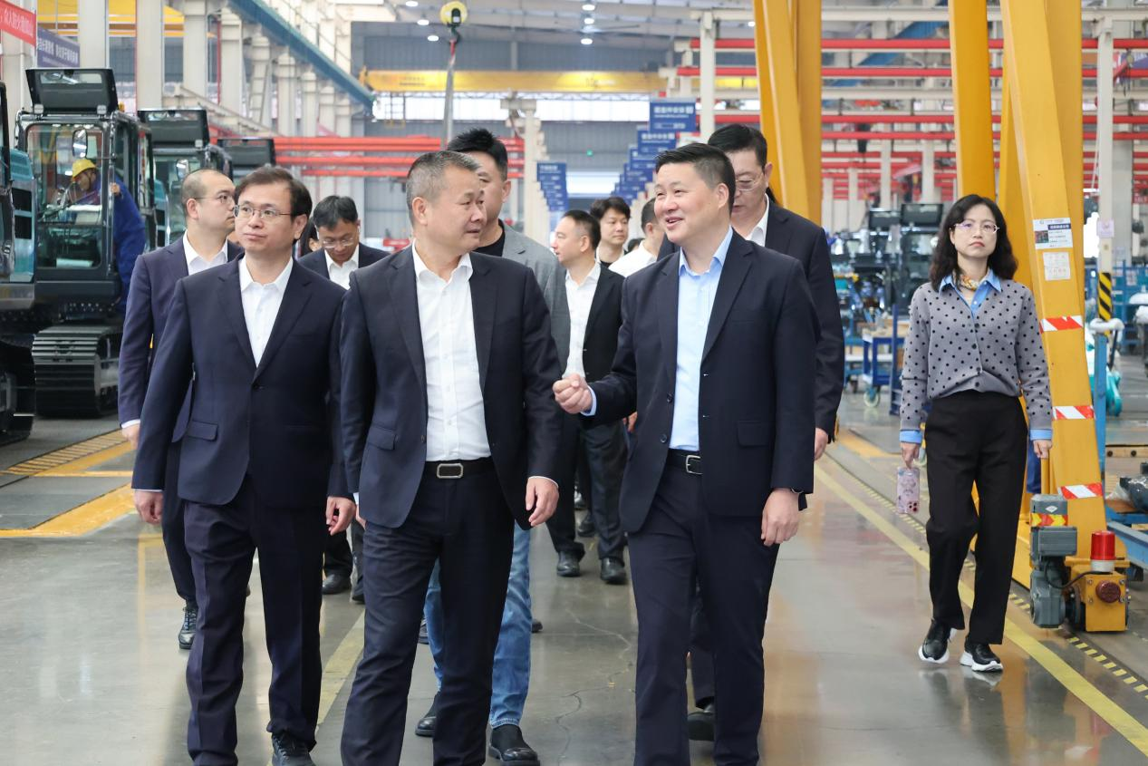 厦门海翼集团总司理金中权到访鸿运国际智能