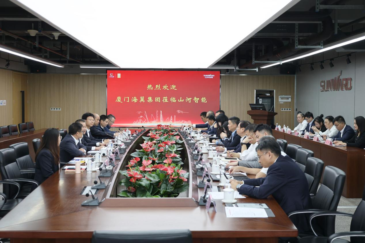 厦门海翼集团总司理金中权到访鸿运国际智能