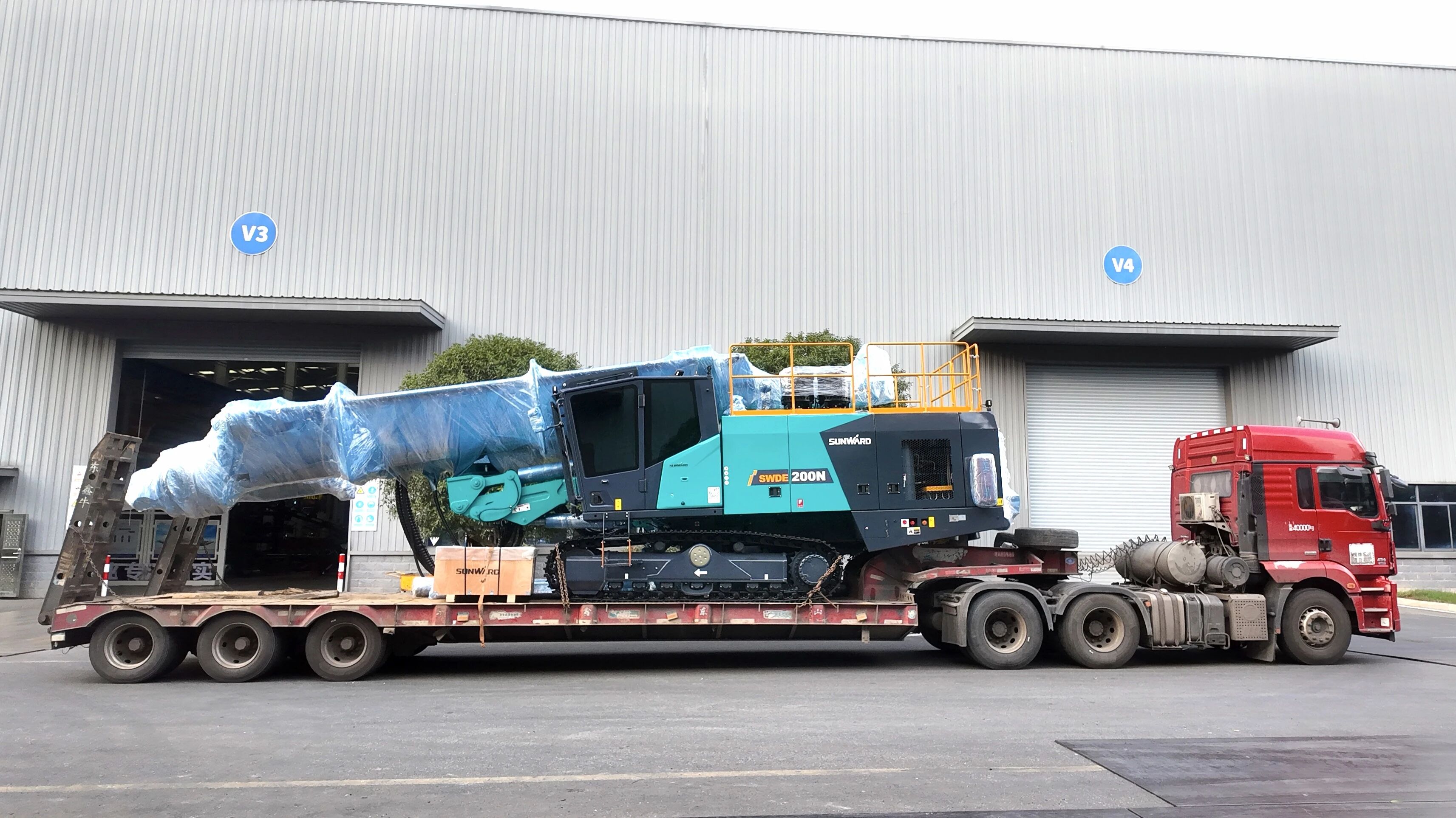 挑战高海拔高寒工况，鸿运国际智能臂式潜孔钻机登陆南美市场