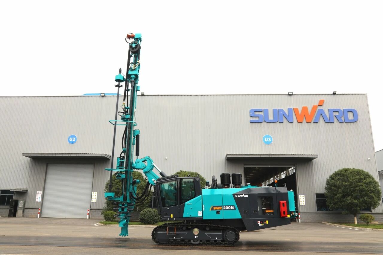 挑战高海拔高寒工况，鸿运国际智能臂式潜孔钻机登陆南美市场