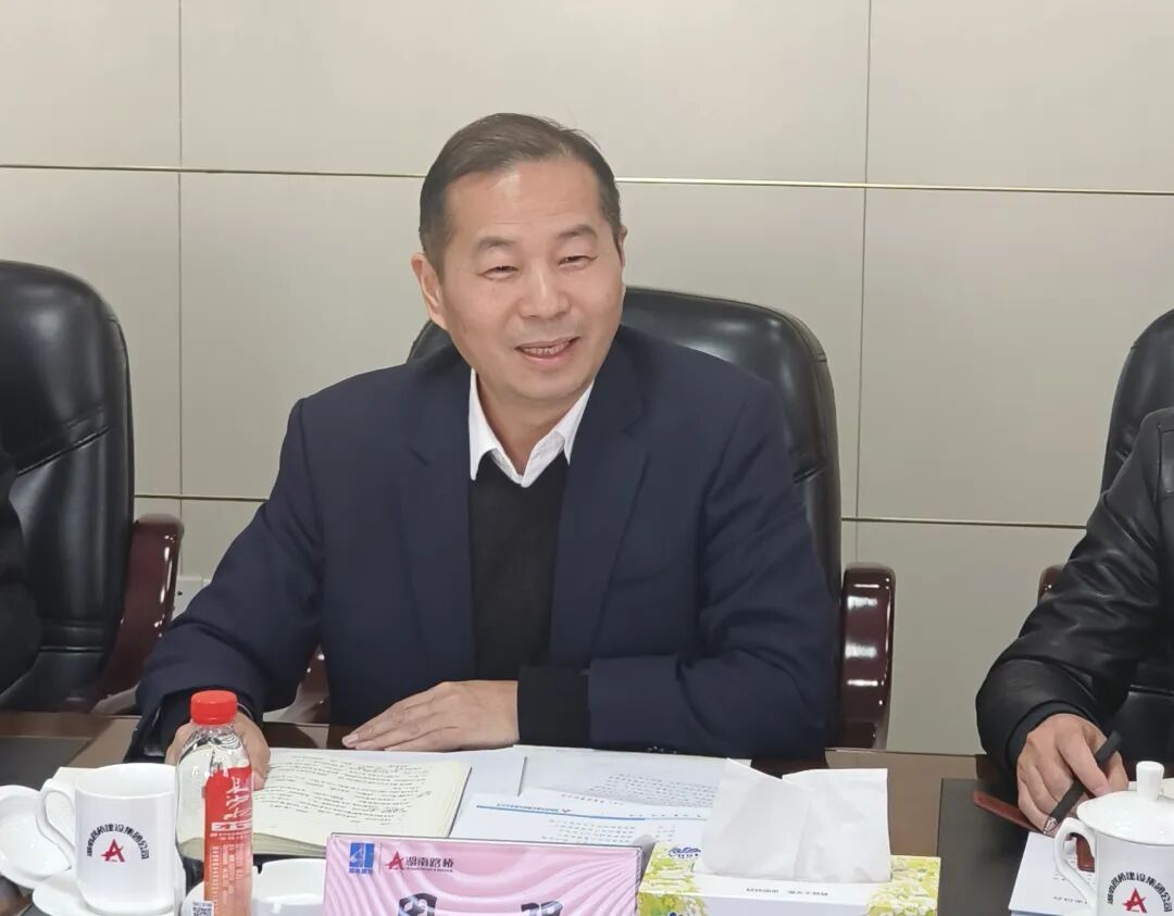 鸿运国际智能与湖南路桥深化战略相助，，共筑智能绿色制作新标杆